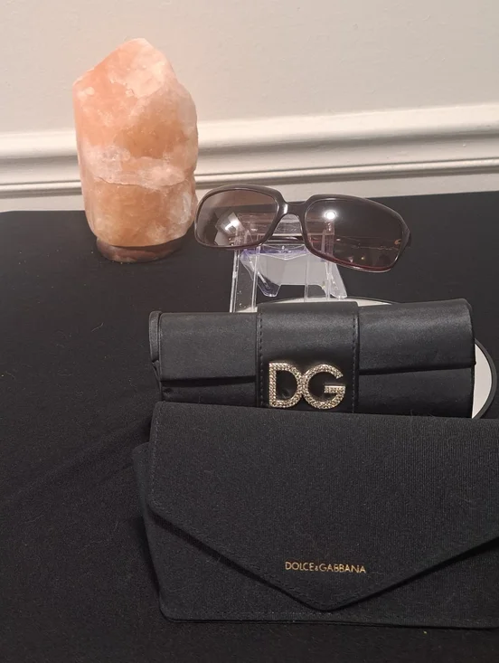 Dolce.& Gabbana Brown Gradient Sunglasses with Gold Logo & 2 Sunglass cases - Picture 13 of 13